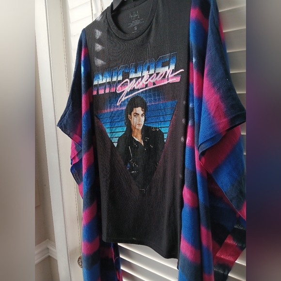 Upcycled Michael Jackson Graphic T-Shirt Poncho - Picture 2 of 7